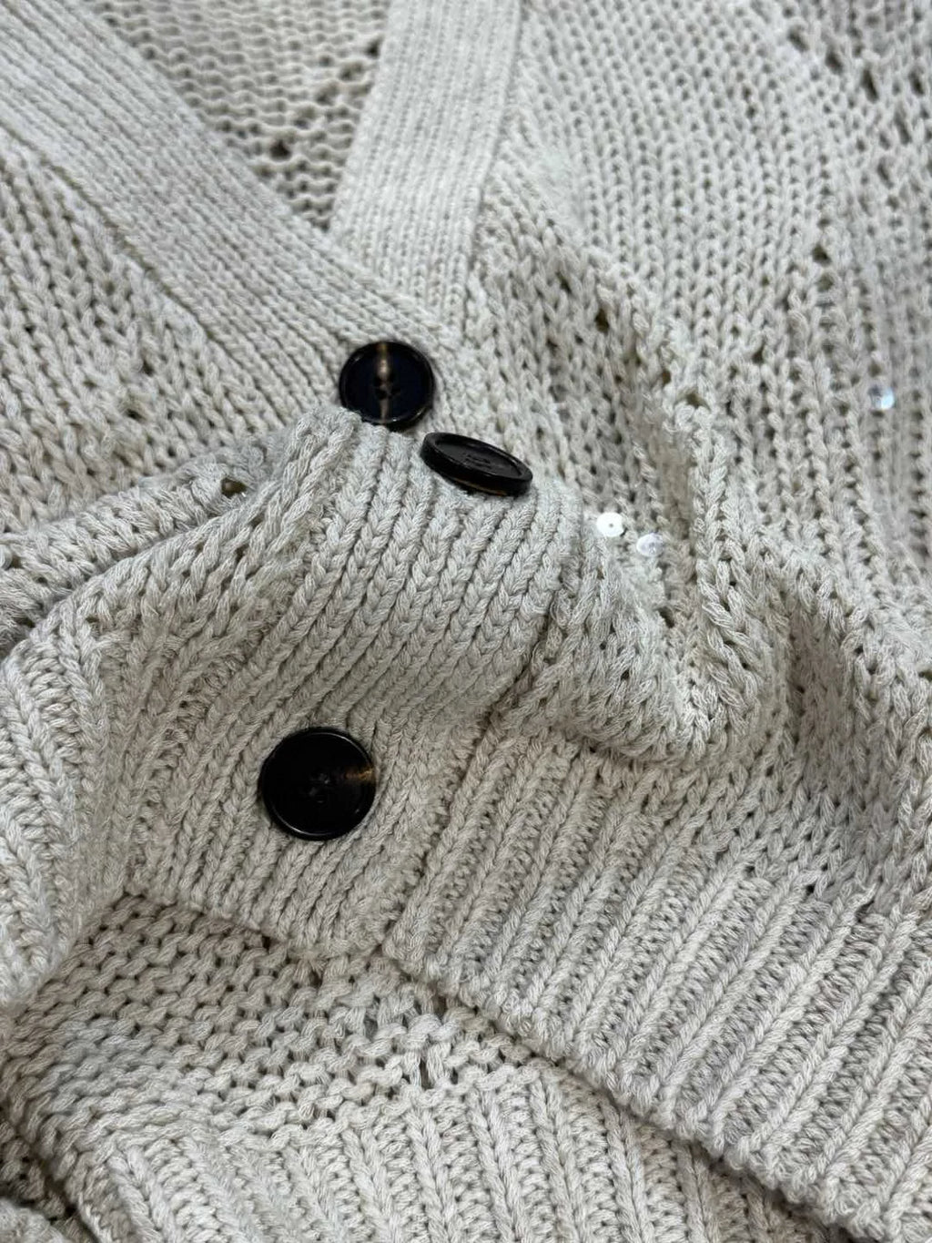 Exquisite sequinned v-neckline spring-summer cardigan