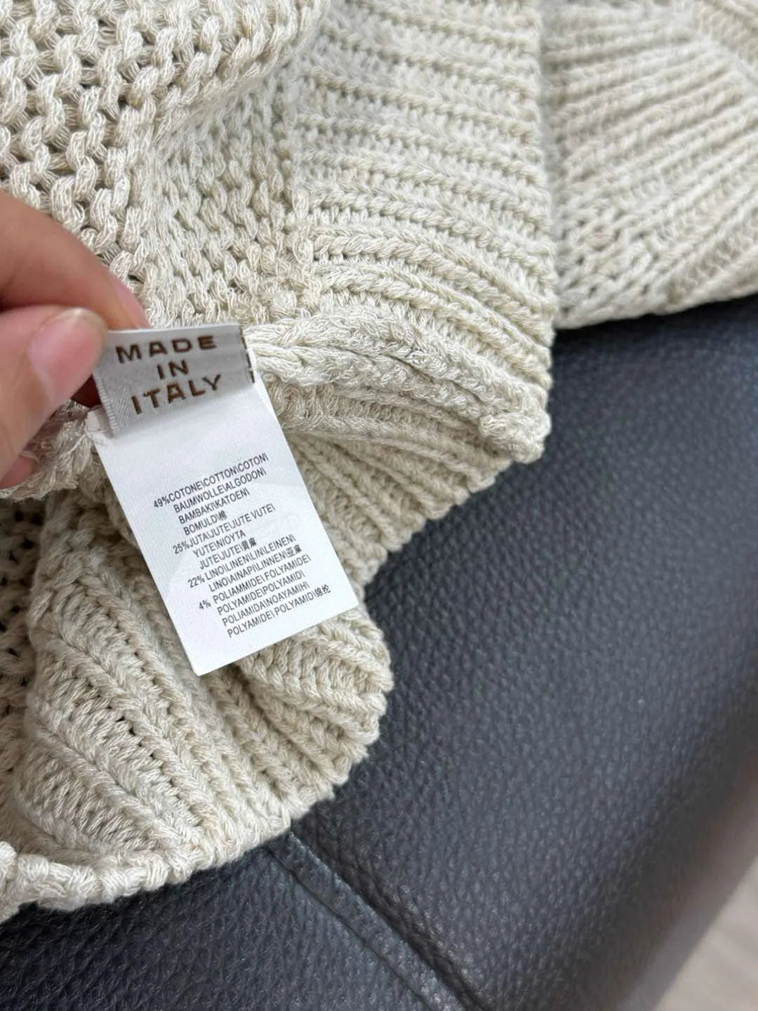 Exquisite sequinned v-neckline spring-summer cardigan