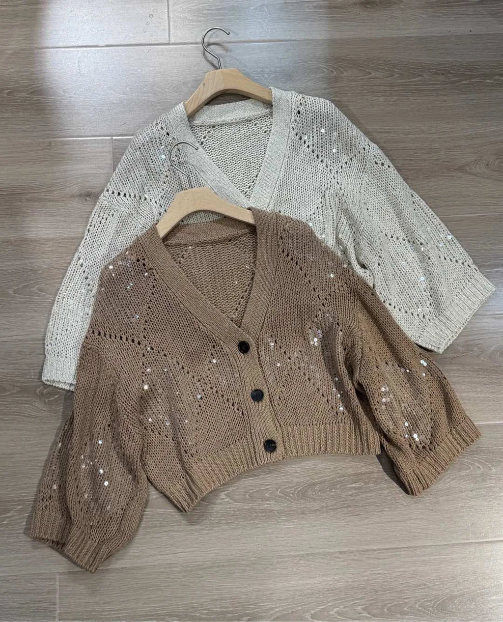 Exquisite sequinned v-neckline spring-summer cardigan
